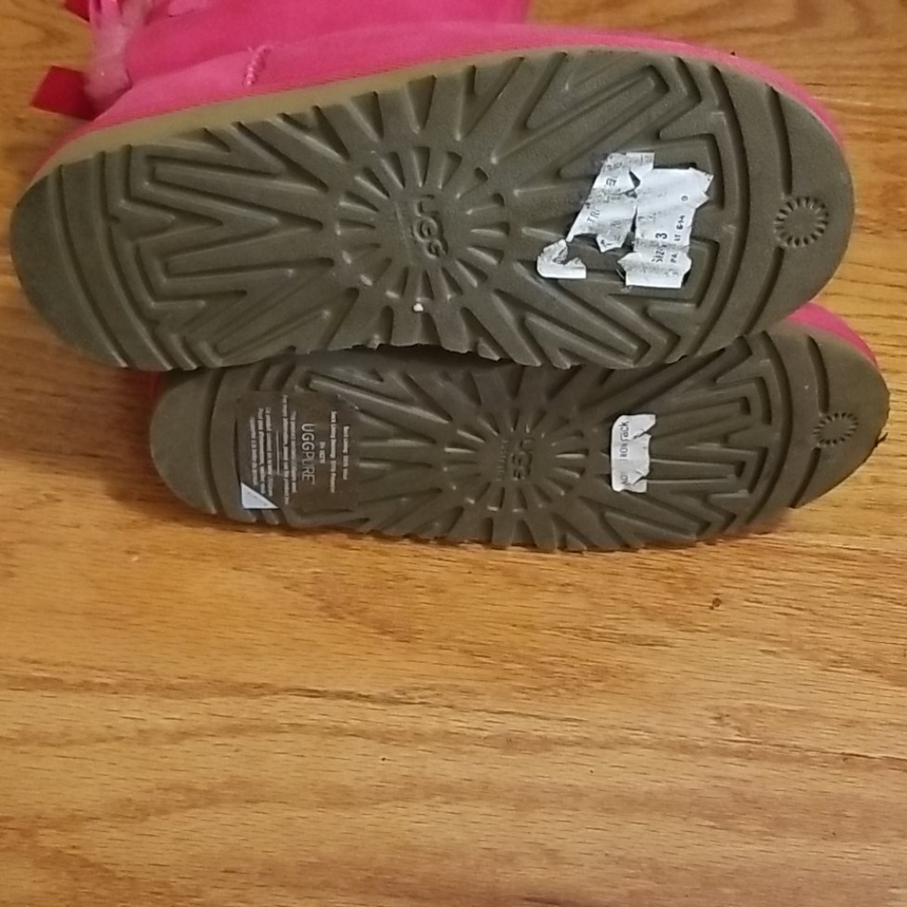 UGG - Picture 4 of 4